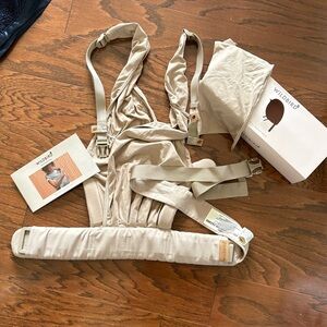 WildBird Aerial Buckle Wrap in Soft Tan